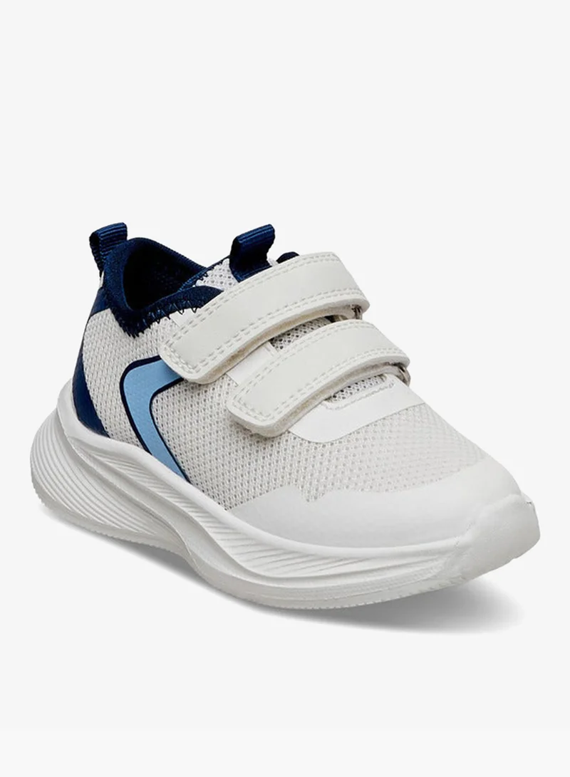 بيرفيت أحذية رياضية للأولاد بشريط لاصق